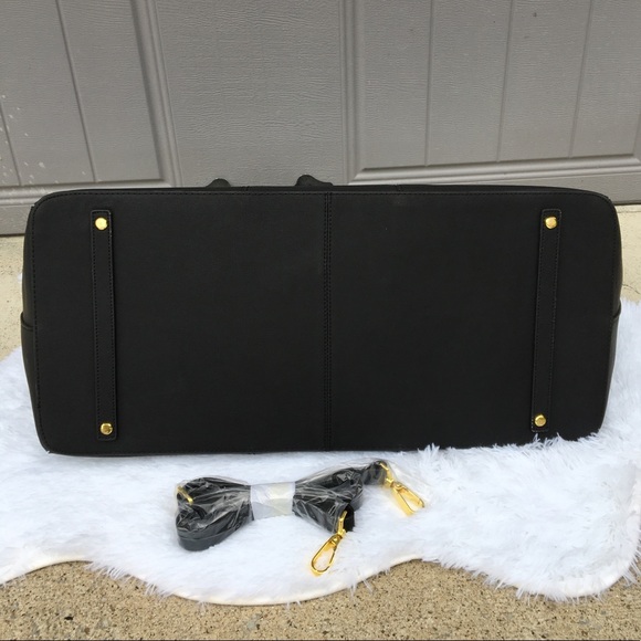 Joy Mangano Christie Collection Leather Weekender! - Picture 6 of 8